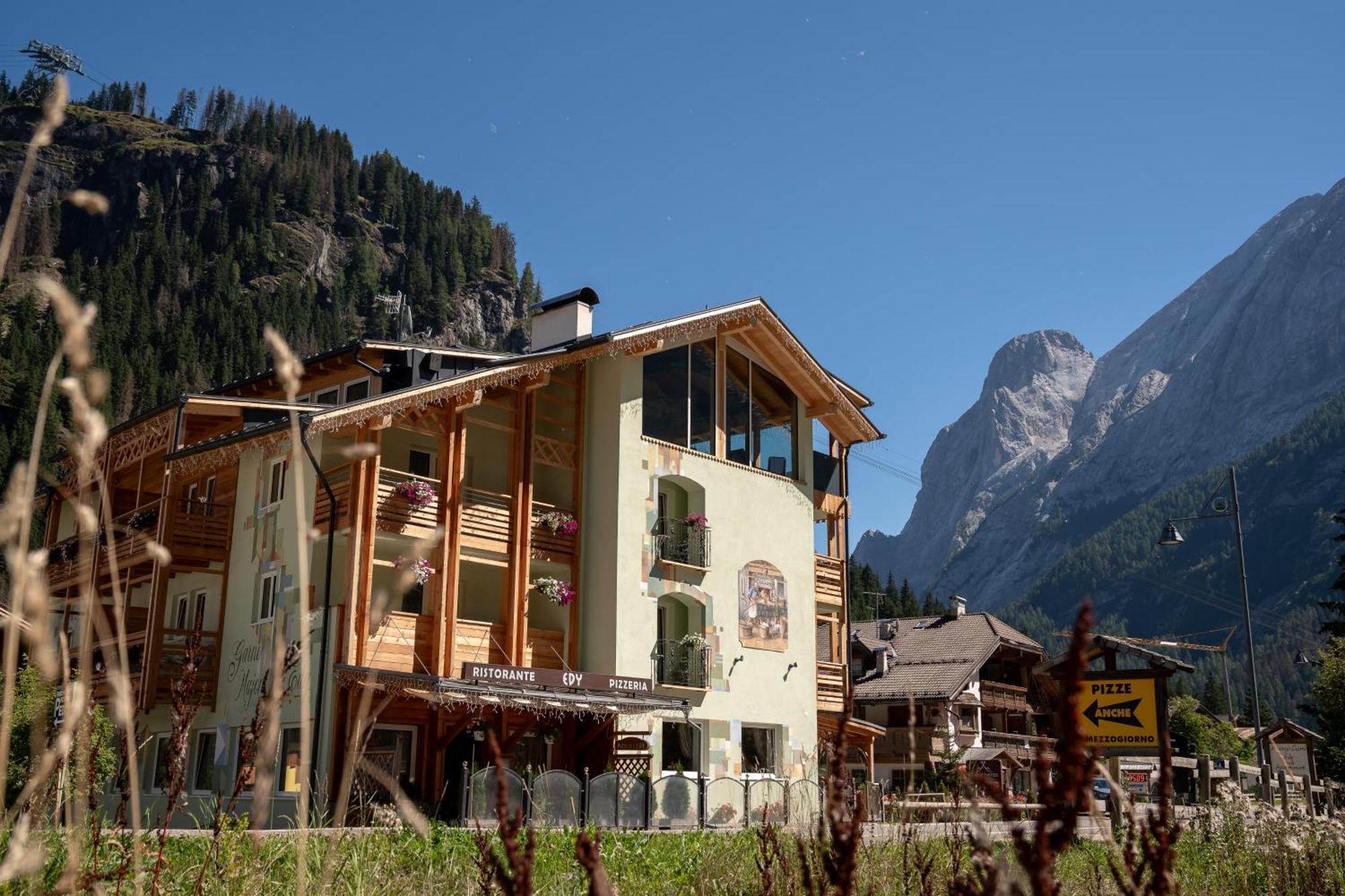 Albergo Garni Edy Canazei Exterior photo